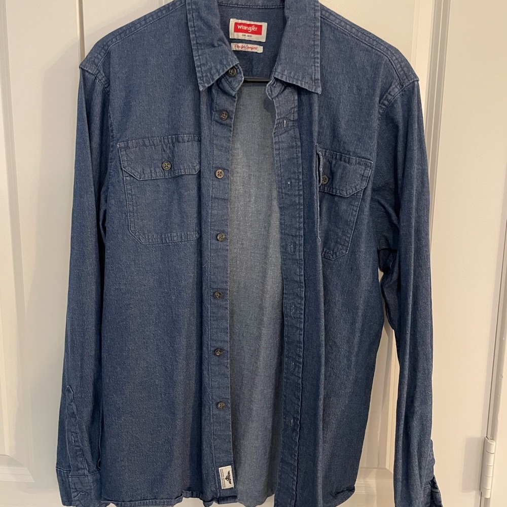 Denim wrangler causal button down!!